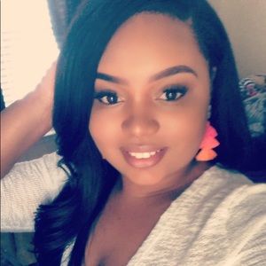 Meet your Posher, Chloe